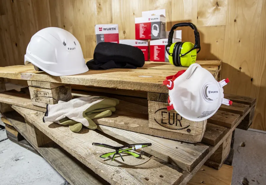 L'importanza dei dispositivi di sicurezza individuale e dei nuovi corsi sui macchinari