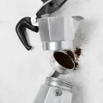 Qual è l’origine della caffettiera moka?